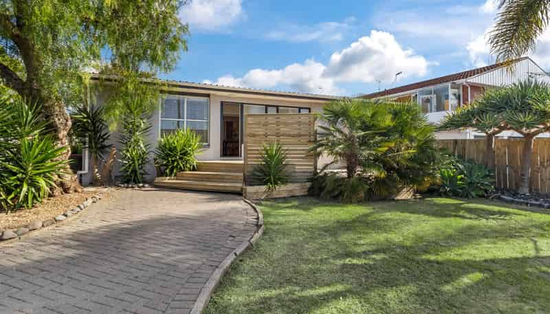 24 Locarno Avenue, Sandringham