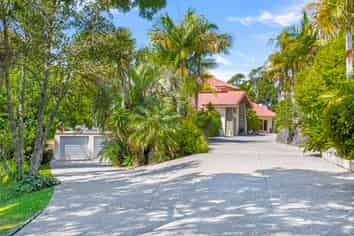 131 Point View  Drive, East Tamaki Heights