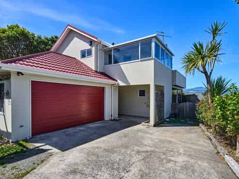 25 Bowes Crescent, Strathmore Park