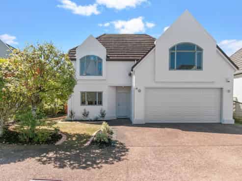 19F Claremont Way, East Tamaki Heights