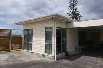  40 Waimumu Road, Massey