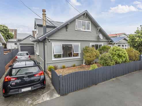 101 Apu Crescent, Lyall Bay