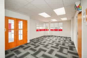 MODERN CBD OFFICE SUITE