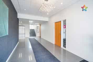 MODERN CBD OFFICE SUITE