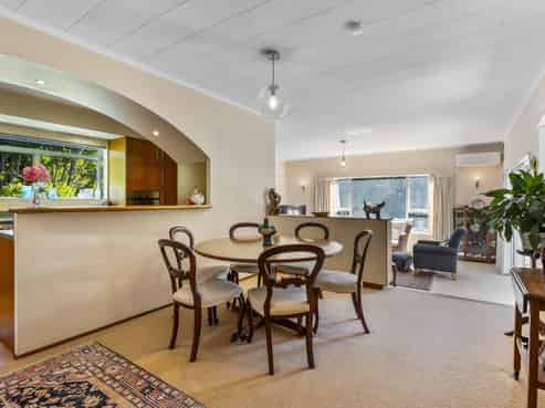 15 Riverbank Road, Okoia