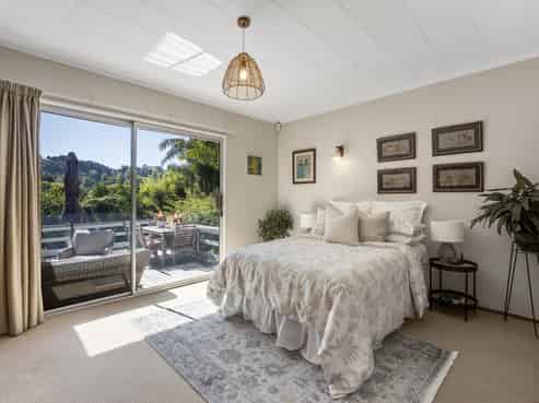 15 Riverbank Road, Okoia