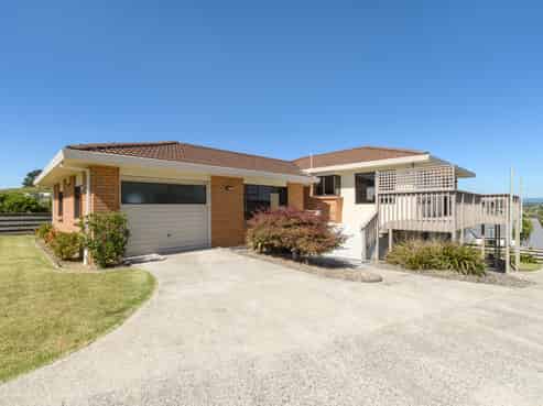 15 Philomel Crest, Welcome Bay