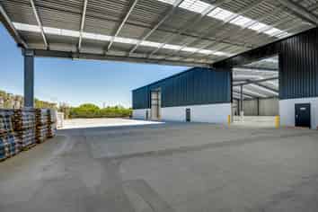 Brand New Warehouse in Irongate Industrial Area