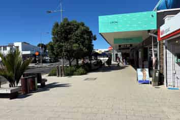 Prime retail or professional space- For Lease
