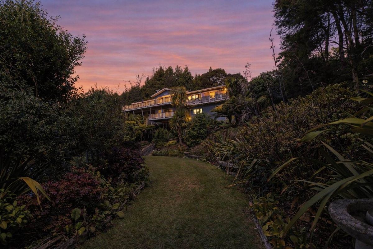 Big Land. Total Privacy. Make your Move, Dairy Flat