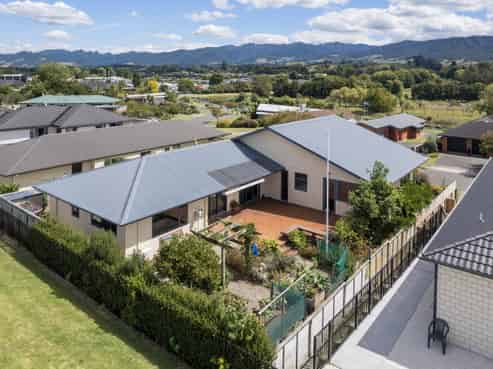 28 Noble Johnston Drive, Katikati