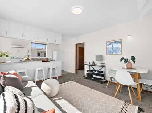 2/16 Ross Street, Kilbirnie