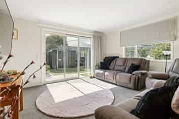 17 Sabine Drive, Richmond