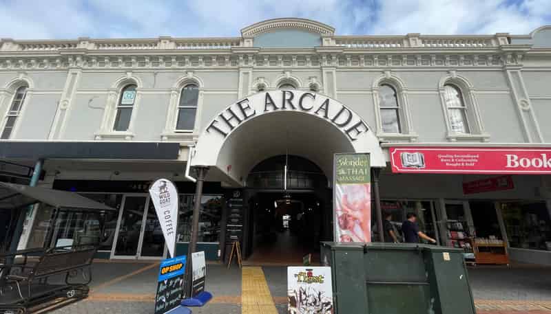 Shop 4/5-15 Victoria Road, Devonport