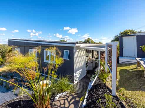 5 Wellington Road, Surfdale