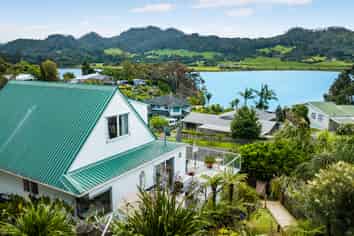 12 Moana Drive, Tanners Point
