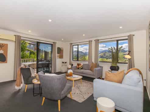 8 Henrietta Way, Washington Valley