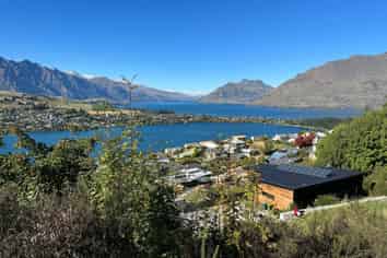 12 Birch Lane, Queenstown Hill