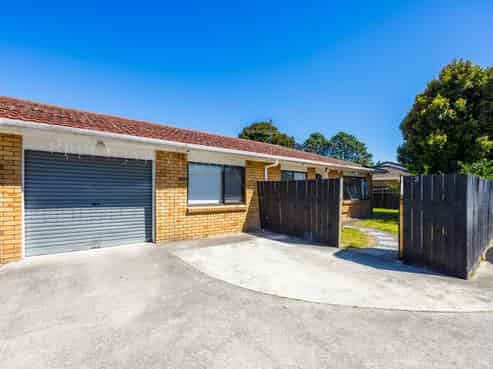 2/10 Airfield Road, Takanini