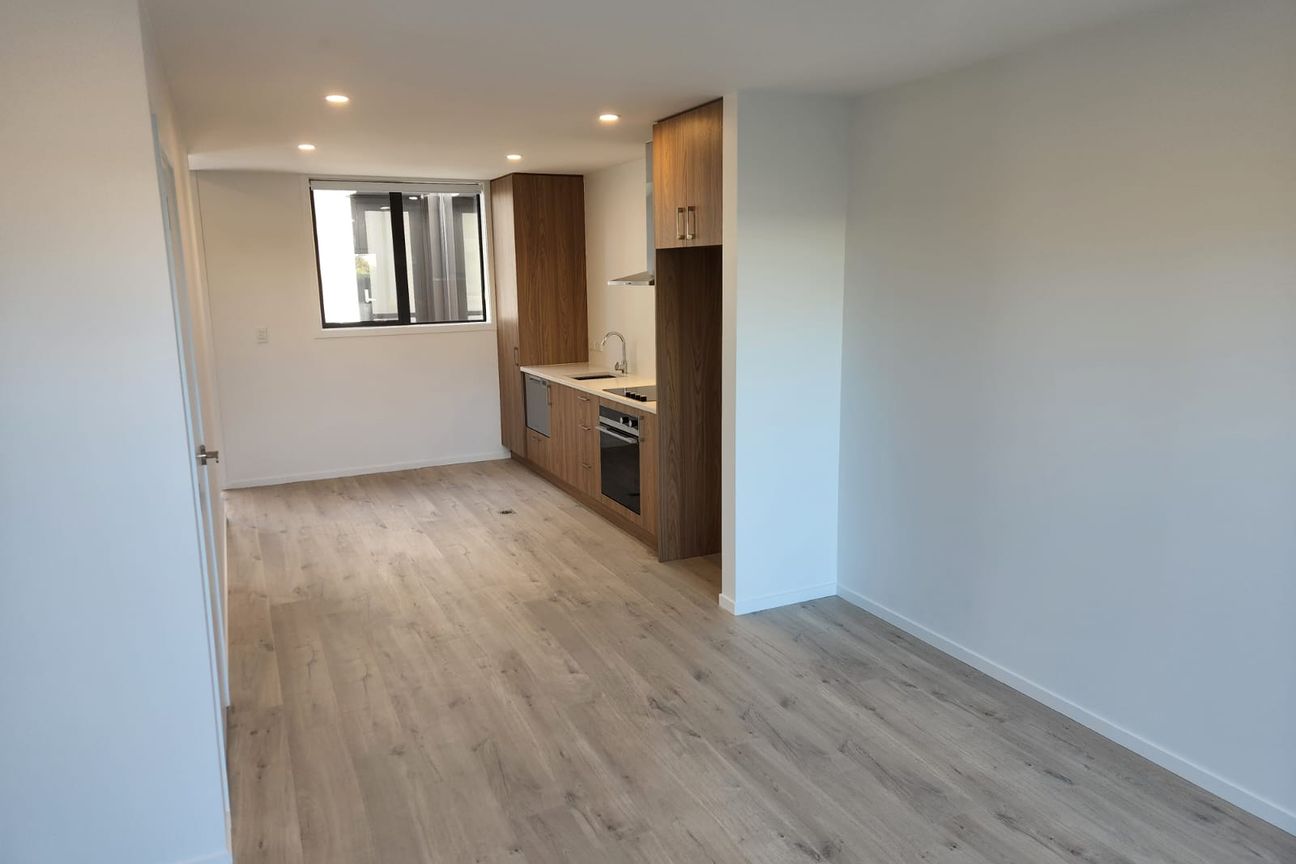 2 BEDS / 2 BATHS / AVAILABLE FROM 8th APRIL - Ansicht 3