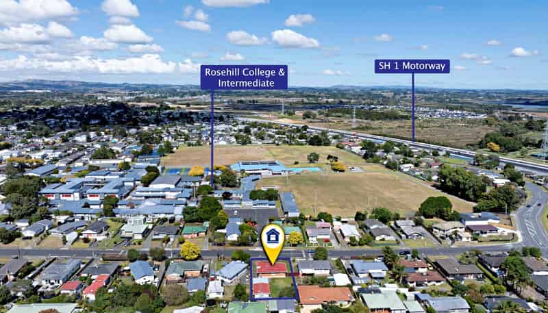 79 Rosehill Drive, Papakura