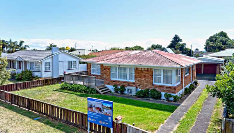 79 Rosehill Drive, Papakura