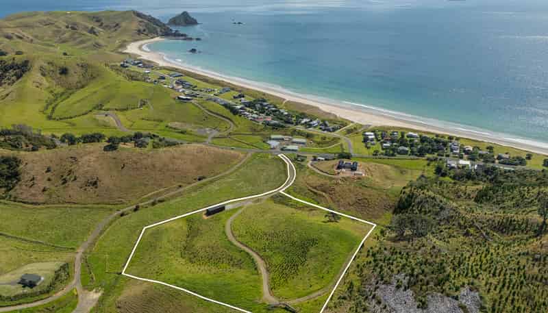 838 Black Jack Road, Opito Bay