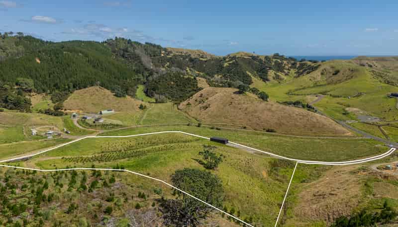 838 Black Jack Road, Opito Bay