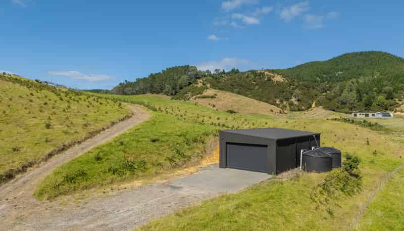 838 Black Jack Road, Opito Bay