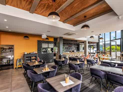 PRIME DUAL INVESTMENT OPPORTUNITY IN ROSEDALE
