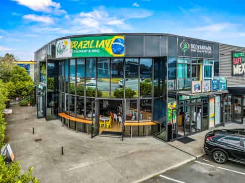 PRIME DUAL INVESTMENT OPPORTUNITY IN ROSEDALE
