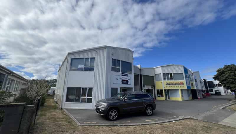 34 Tauhinu Road, Miramar