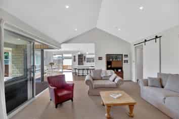 6 Hunter Lane, Amberley