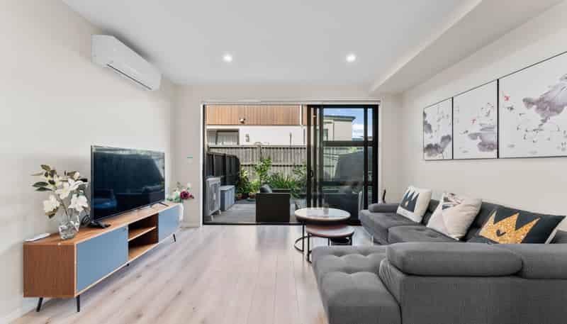 17 Peihana Road, Hobsonville