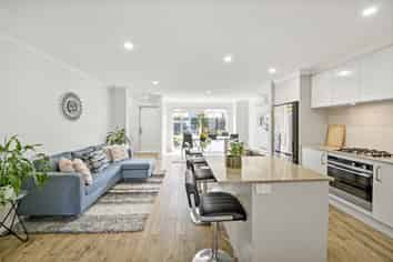 72 Karepiro Drive, Stanmore Bay