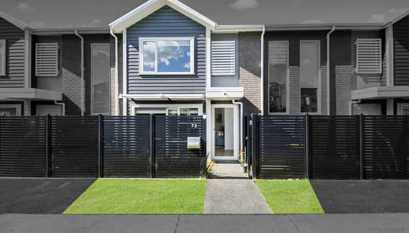 72 Karepiro Drive, Stanmore Bay