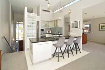 138 Lake Crescent, Hamilton Lake
