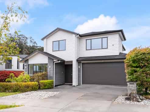 92 Admirals Court Drive, Greenhithe