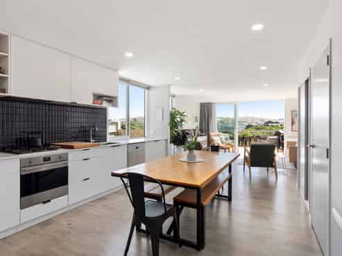 13/6 Bushland Grove, Paparangi