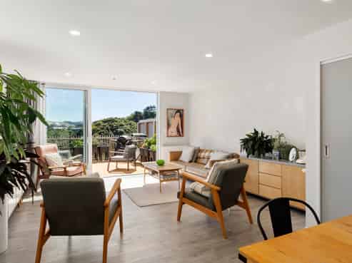 13/6 Bushland Grove, Paparangi