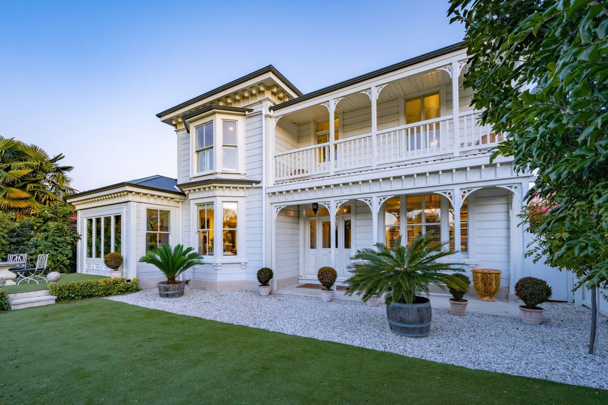 Old world beauty with modern luxury, Nelson City
