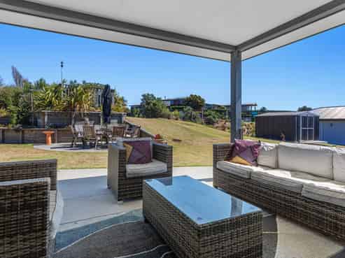 41 Dawn Parade, Coastlands