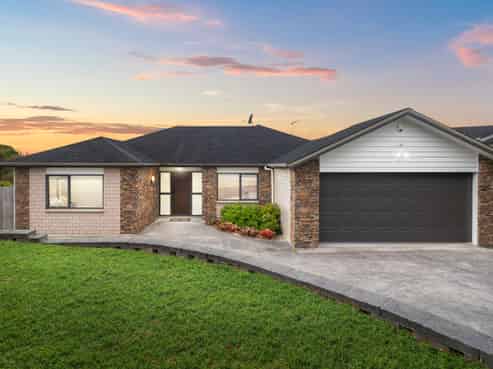 83 Lake Panorama Drive, Henderson Valley