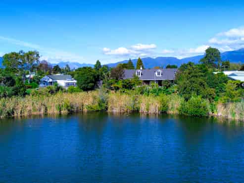 146 Commercial Street, Takaka