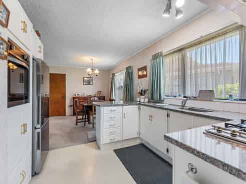 230 Walter Strevens Drive, Conifer Grove