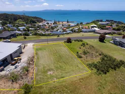 38 Dudley Crescent, Cable Bay