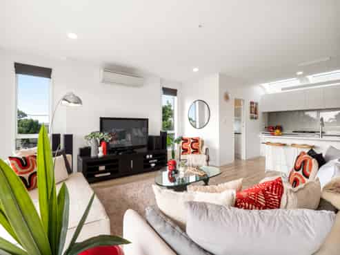 5A Holland Avenue, Point England