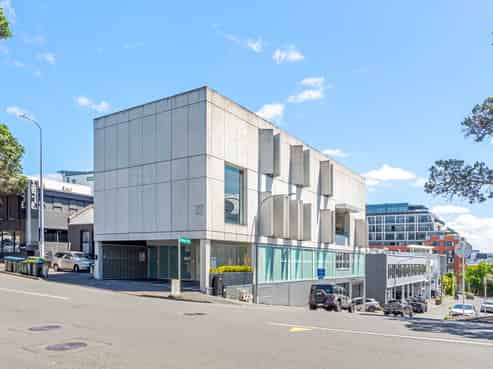 Architectural Masterpiece - Live, Work, Invest