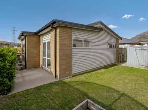 11 Stone Walls Terrace, Lower Shotover
