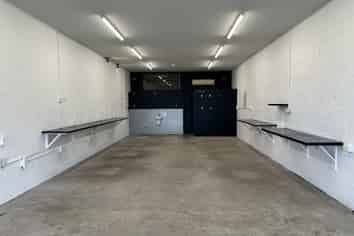 For Lease: Retail Space in Woodend